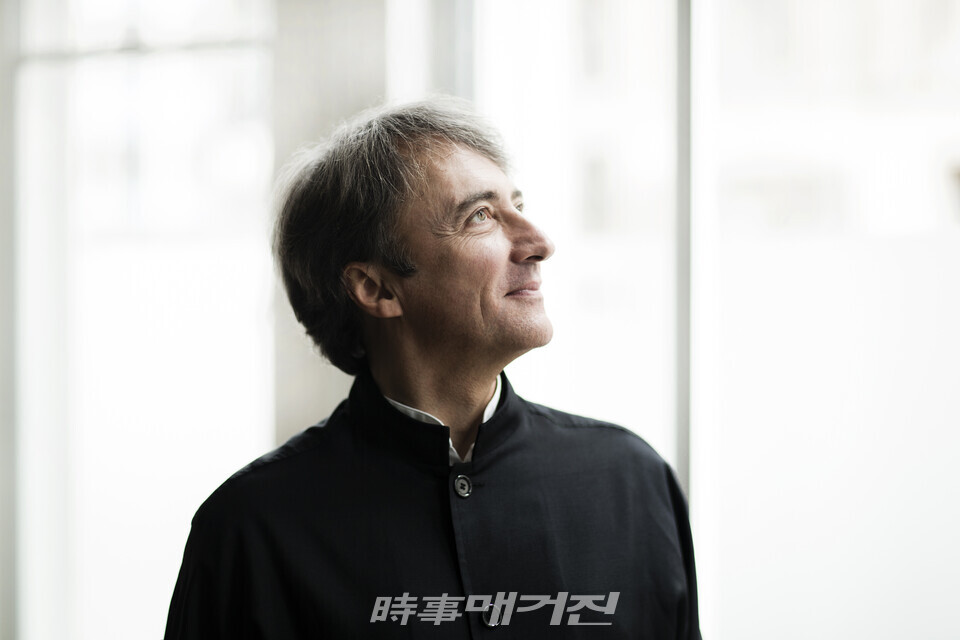 피아니스트 장-에프람 바부제(J-E Bavouzet) (c)B.Ealovega