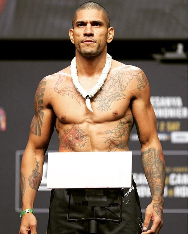 페레이라, UFC 3연승 쾌거...2분 36초 만에 KO승