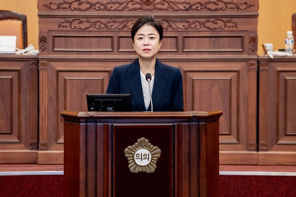 김미영 의원이 질의를 하고 있다.(사진제공_광진구의회)