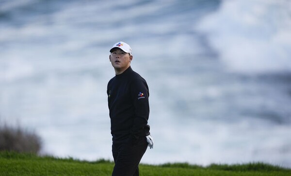 Siwoo Kim tied for 4th place on the first day of the AT&T Pebble Beach Pro-Am on the PGA Tour.  (Photo_Newsis)