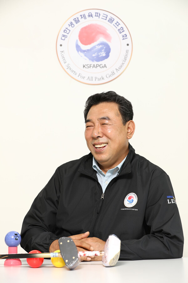 대한생활체육회 산하 파크골프협회(박창완 회장)는 생활체육의 핵심 정신을 기반으로, 누구나 쉽게 배우고 즐길 수 있는 스포츠 환경을 조성하는 데 힘을 쏟고 있다.(사진_김형석 기자)