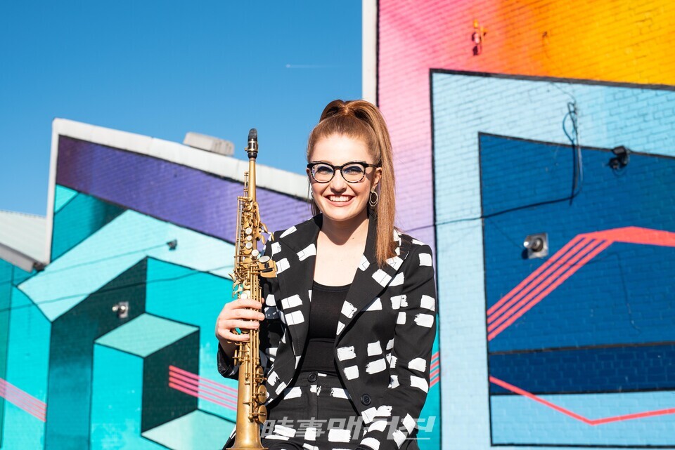 제스 길럼 Jess Gillam ?Robin Clewley