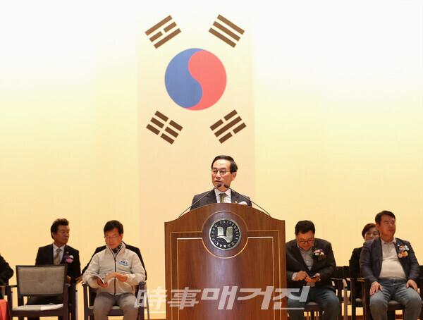 격려사를 하고 있는 광주광역시실버태권도연합회 윤판석 회장 (사진_정연수 기자)