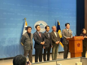 [포토뉴스] 소통관 찾은 <b>미래대연합</b> <b>설주완</b> <b>대변인</b>