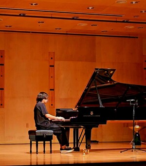 [공연리뷰] PAPA X 수성아트피아, 가구와 음악이 빚어낸 무대의 변신 - 뉴스 썸네일 이미지